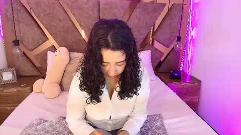 Snapshot of bella_swwan_ chatting on July 2026 02:32:02 PM Bella Swwan online show from July 2026 02:32:02 PM