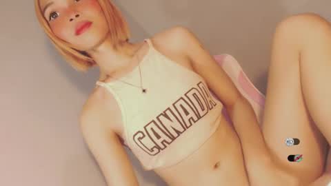 Snapshot of bella_tara chatting on December 2024 05:21:01 AM Bella online show from December 2024 05:21:01 AM