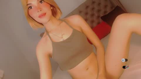 Snapshot of bella_tara chatting on January 2025 10:12:02 PM Bella online show from January 2025 10:12:02 PM