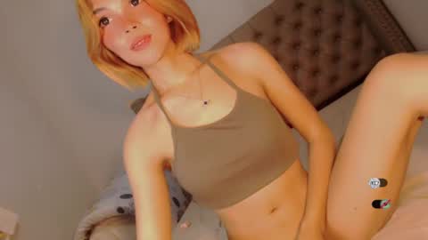 Snapshot of bella_tara chatting on January 2025 09:32:01 PM Bella online show from January 2025 09:32:01 PM
