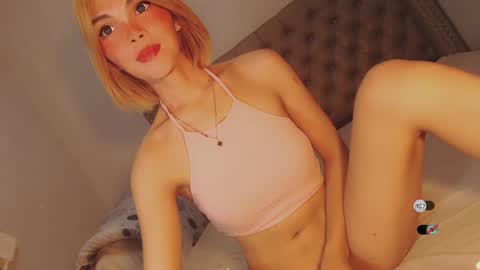 Snapshot of bella_tara chatting on February 2025 06:31:02 PM Bella online show from February 2025 06:31:02 PM