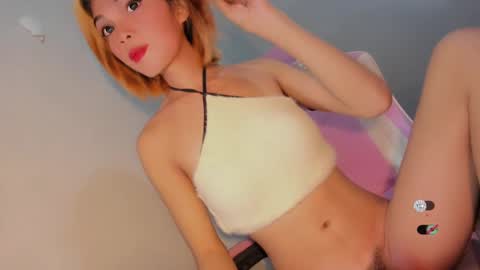 Snapshot of bella_tara chatting on March 2025 10:37:01 AM Bella online show from March 2025 10:37:01 AM