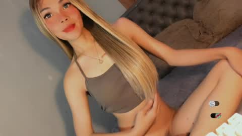 Snapshot of bella_tara chatting on June 2026 03:38:02 AM Bella online show from June 2026 03:38:02 AM