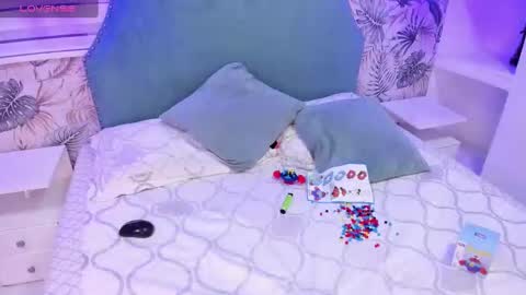 Bella Becca  online show from December 2024 07:57:01 PM