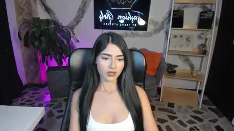 Snapshot of bellaastorm chatting on December 2025 04:28:02 AM bellaastorm online show from December 2025 04:28:02 AM