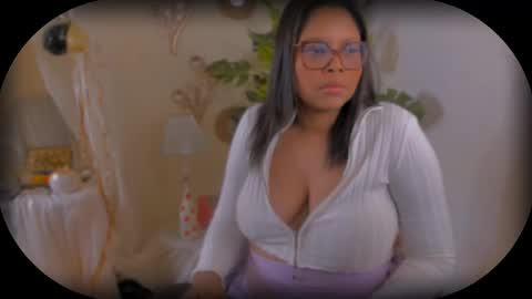 Snapshot of bellablakes18 chatting on March 2025 10:26:02 AM Bellah Blakes-Sarah Scrumptious Lee online show from March 2025 10:26:02 AM
