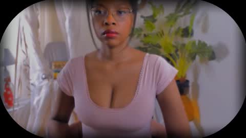 Snapshot of bellablakes18 chatting on September 2025 09:15:01 PM Bellah Blakes-Sarah Scrumptious Lee online show from September 2025 09:15:01 PM