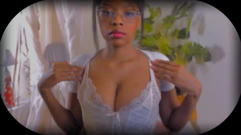 Snapshot of bellablakes18 chatting on September 2025 04:36:02 AM Bellah Blakes-Sarah Scrumptious Lee online show from September 2025 04:36:02 AM