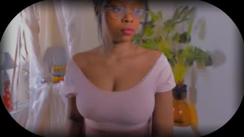 Snapshot of bellablakes18 chatting on September 2025 11:11:02 AM Bellah Blakes-Sarah Scrumptious Lee online show from September 2025 11:11:02 AM