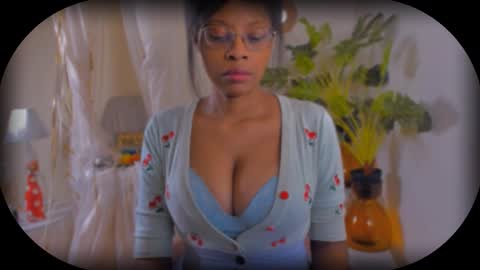 Bellah Blakes-Sarah Scrumptious Lee online show from October 2025 02:10:01 AM