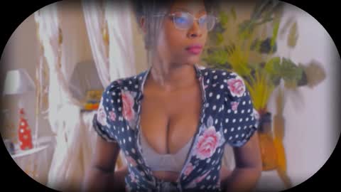 Bellah Blakes-Sarah Scrumptious Lee online show from November 2025 03:39:01 AM