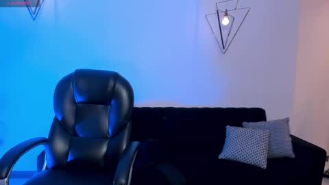  Bella C  online show from November 2025 11:42:02 AM