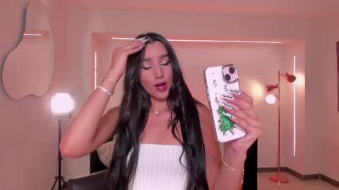  Bella C  online show from November 2025 12:43:01 AM