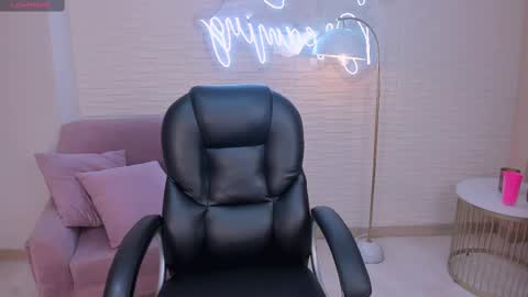 Bella  online show from March 2025 03:43:01 AM