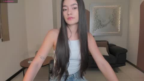 Bella  online show from September 2025 11:43:02 AM
