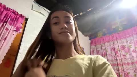 Snapshot of belladeputaxx chatting on April 2026 03:53:02 AM IM BELLA online show from April 2026 03:53:02 AM