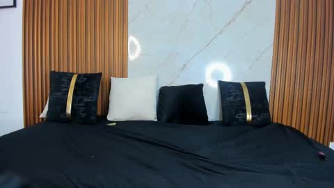 belladuboiss_ online show from December 2024 12:18:02 PM