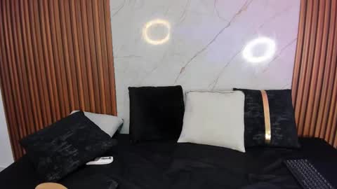 belladuboiss_ online show from December 2024 11:49:01 AM