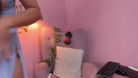 belladuboiss_ online show from February 2025 12:59:01 PM