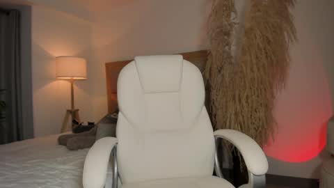 Bella Mia online show from January 2025 12:13:01 AM