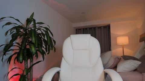 Bella Mia online show from January 2025 04:20:01 AM