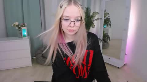 Bella online show from March 2026 12:56:02 PM