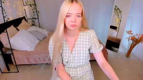 Bella online show from May 2026 10:05:02 PM