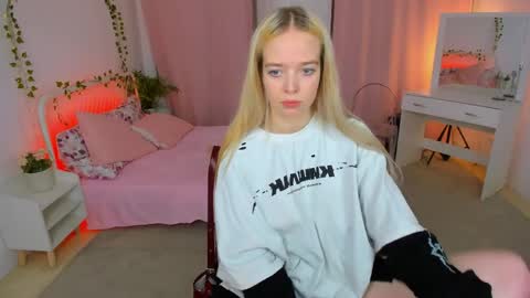 Bella online show from May 2026 10:22:02 PM