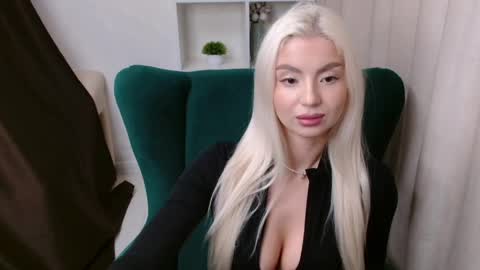 Bella online show from April 2026 01:17:02 PM