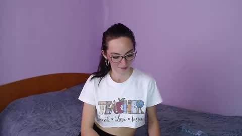 Snapshot of bellaqueen0701 chatting on February 2025 08:47:02 AM bellaqueen0701 online show from February 2025 08:47:02 AM