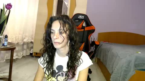 Snapshot of bellaqueen0701 chatting on March 2025 10:19:02 PM bellaqueen0701 online show from March 2025 10:19:02 PM