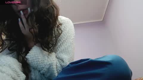 Snapshot of bellaqueen0701 chatting on September 2025 04:03:02 AM bellaqueen0701 online show from September 2025 04:03:02 AM