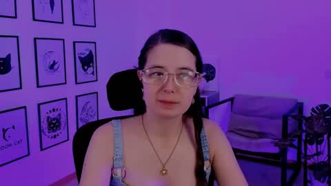 Bella. Ntmu online show from February 2025 11:02:02 PM