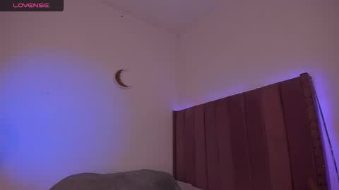 Bella online show from October 2025 06:47:01 PM