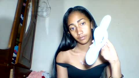 Snapshot of belle_annah chatting on July 2026 02:53:01 AM belle_annah online show from July 2026 02:53:01 AM