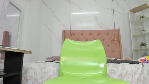 Snapshot of belle_brunette chatting on December 2024 07:31:01 AM belle online show from December 2024 07:31:01 AM