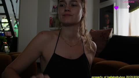 Snapshot of bellebabyboo chatting on February 2025 03:32:02 AM BELLE online show from February 2025 03:32:02 AM