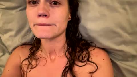 Snapshot of bellebabyboo chatting on February 2025 01:22:01 PM BELLE online show from February 2025 01:22:01 PM