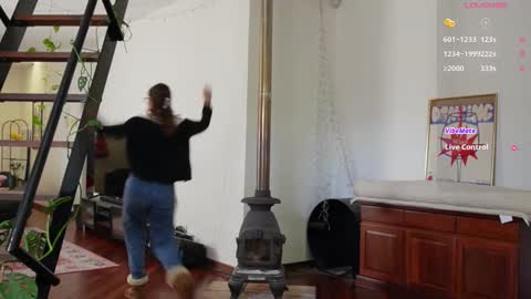 Snapshot of bellebabyboo chatting on October 2025 02:45:02 AM BELLE online show from October 2025 02:45:02 AM