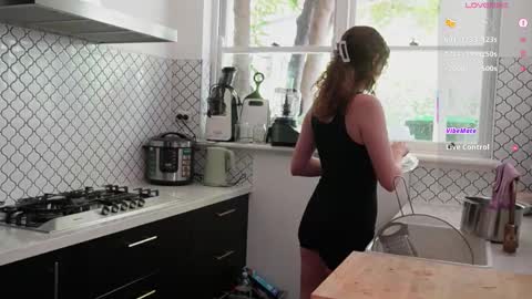 Snapshot of bellebabyboo chatting on October 2025 04:05:02 AM BELLE online show from October 2025 04:05:02 AM