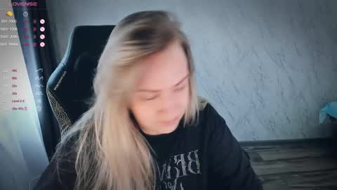 Snapshot of bellezza_ chatting on May 2026 02:46:01 PM Your Annabelle Wolf online show from May 2026 02:46:01 PM