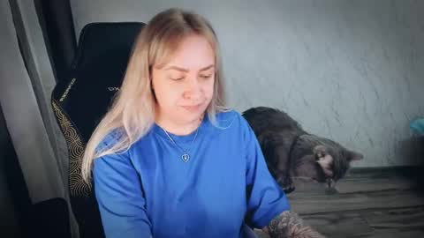 Snapshot of bellezza_ chatting on June 2026 10:25:01 PM Your Annabelle Wolf online show from June 2026 10:25:01 PM