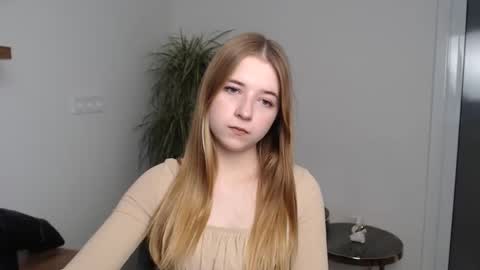 bellochka_ online show from December 2025 01:28:02 PM