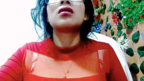 Snapshot of belly_silky chatting on December 2024 07:04:02 AM Belly online show from December 2024 07:04:02 AM