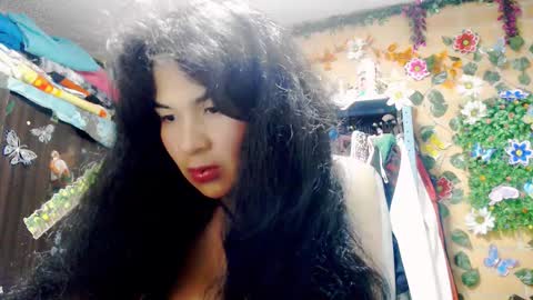 Snapshot of belly_silky chatting on February 2025 11:33:02 PM Belly online show from February 2025 11:33:02 PM