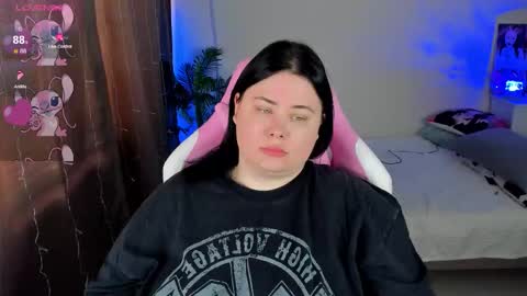 LinaBoo online show from November 2025 05:41:02 AM