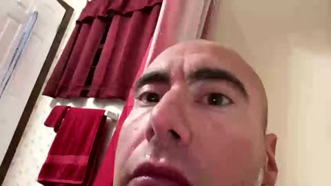 Snapshot of belowthainfluence chatting on November 2025 07:06:02 AM Joey online show from November 2025 07:06:02 AM