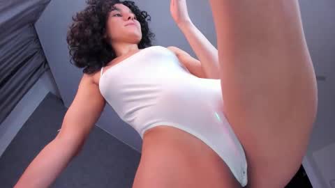 A girl from your  dreams online show from December 2025 04:50:01 AM