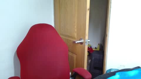 benjamin_isaac online show from December 2025 12:36:02 PM