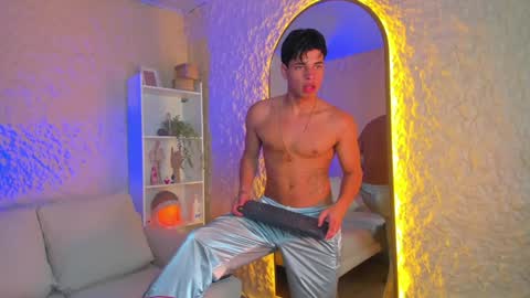 Snapshot of benjamin_more chatting on January 2025 07:36:01 AM BENJAMIN online show from January 2025 07:36:01 AM